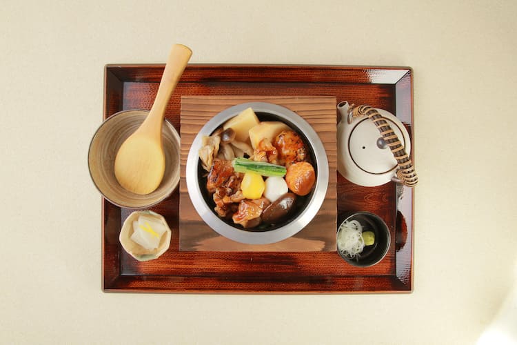 赤城鶏と山菜五目釜めし